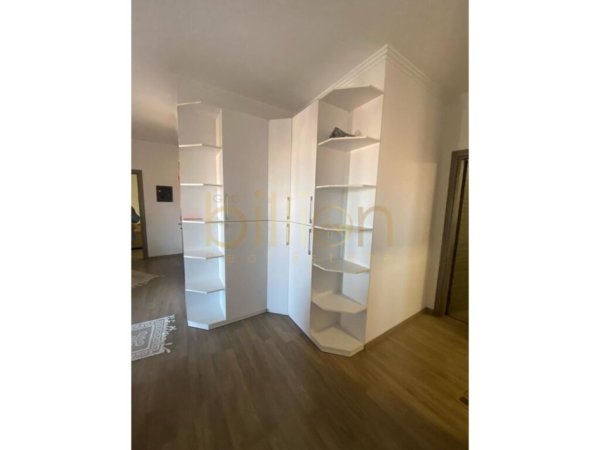 Tirane, shitet apartament 2+1+Ballkon Kati 5, 181 m² 190.000 € (Fresk)