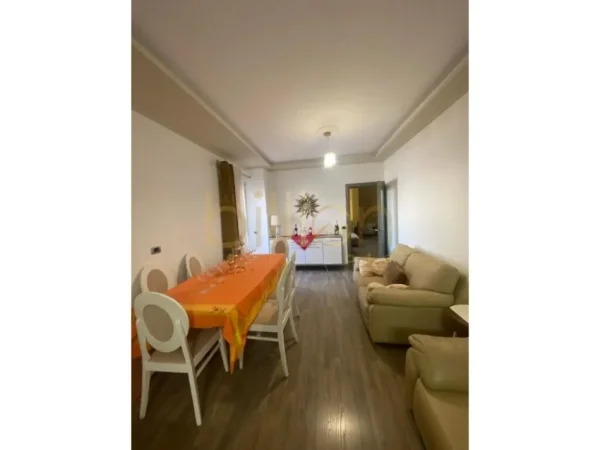 Tirane, shitet apartament 2+1 Kati 5, 251 m² 210.000 € (Fresk)