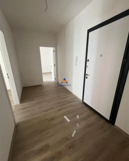 Tirane, jepet me qera apartament 2+1+Ballkon Kati 3, 116 m² 800 € (don bosko)