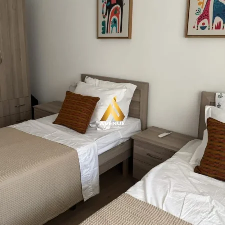 Tirane, jepet me qera apartament 2+1+Ballkon Kati 2, 86 m² 950 € (Rruga e Durresit, Kafe Flora, Qender)