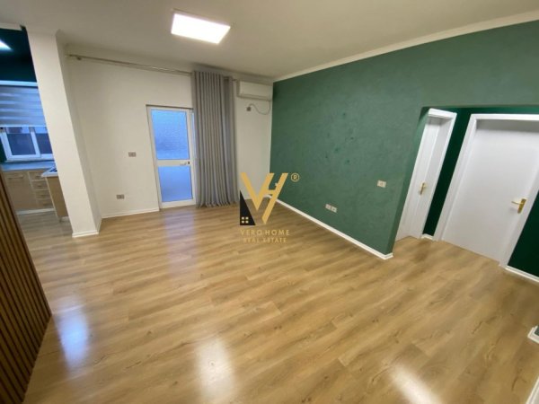 Tirane, jepet me qera apartament 2+1+Ballkon Kati 4, 80 m² 800 € (SHESHI WILLSON)