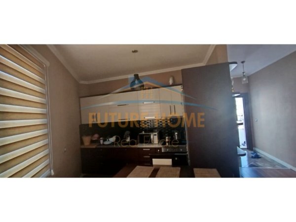 Tirane, shitet apartament Kati 7, 217 m² 165.000 € (FRESKU)