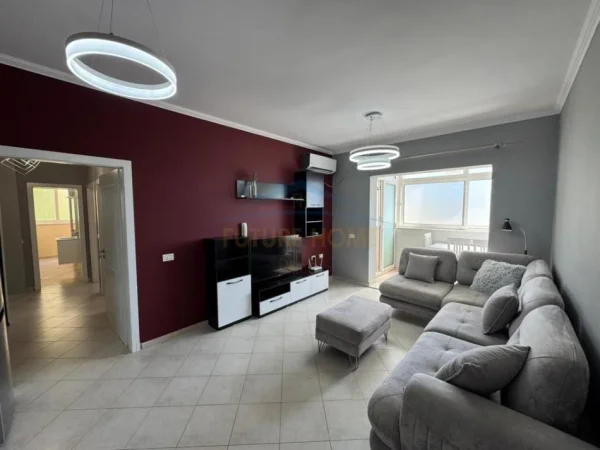 Jepet me qera apartament 2+1 , (rruga Arkitekt Sinani) 700 €