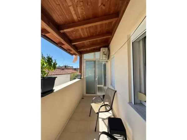 Jepet me qera apartament 2+1 , (rruga Arkitekt Sinani) 700 €