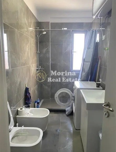 Tirane, jepet me qera apartament 1+1 Kati 7, 65 m² 520 € (Don Bosko)