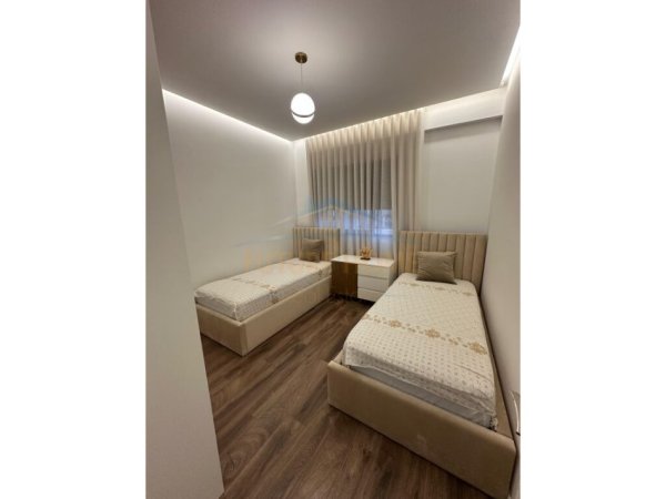 Tirane, shitet apartament Kati 3, 123 m² 250.000 € (REZIDENCA OAZIZ)