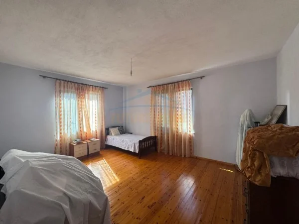 Shitet Vilë 2-Katëshe Sanatorium, Sauk Tiranë!, 350.000 €