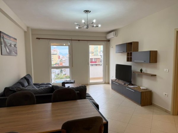 Durres, jepet me qera apartament 2+1+Aneks+Ballkon Kati 4, 111 m² 400 € (Qera 2+1+2 Ish Rajoni Lagja 6 Diambe • 400€ neto)