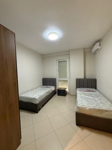 Durres, jepet me qera apartament 2+1+Aneks+Ballkon Kati 4, 111 m² 400 € (Qera 2+1+2 Ish Rajoni Lagja 6 Diambe • 400€ neto)
