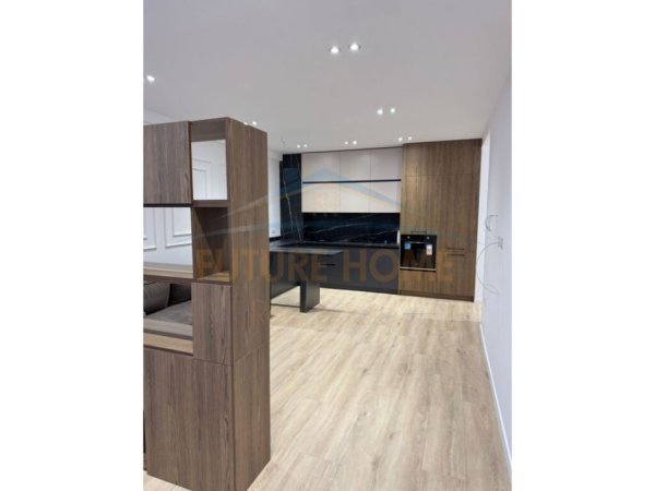 Tirane, shitet apartament Kati 6, 114 m² 200.000 € (UNAZA E RE)
