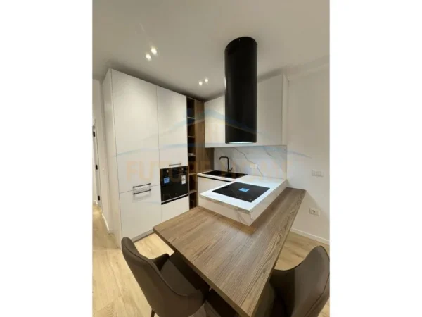 Tirane, shitet apartament Kati 6, 114 m² 200.000 € (UNAZA E RE)