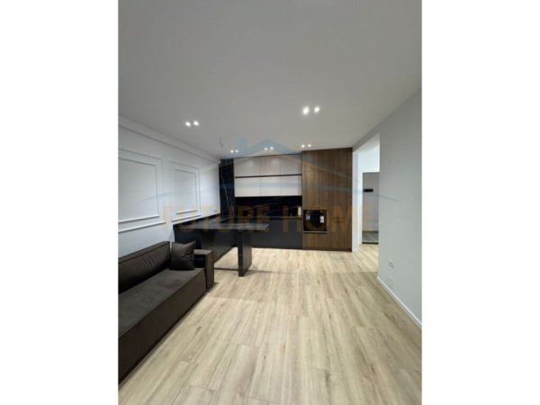 Tirane, shitet apartament Kati 6, 114 m² 200.000 € (UNAZA E RE)