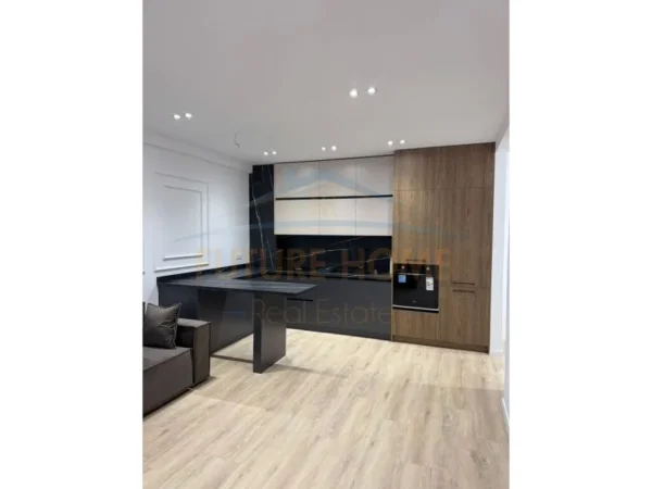 Tirane, shitet apartament Kati 6, 114 m² 200.000 € (UNAZA E RE)
