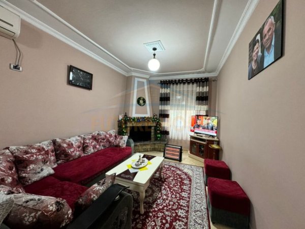 Tirane, shitet apartament , 248 m² 250.000 € 