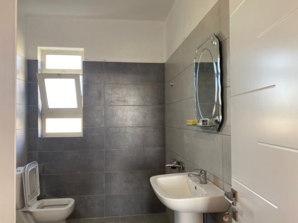 Tirane, shitet apartament 2+1+Ballkon Kati 3, 108 m² 118.000 € (ne Babrru Tirane)