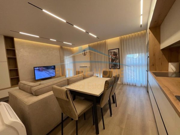 Tirane, shitet apartament Kati 1, 75 m² 200.000 € (XHAMLLIKU)