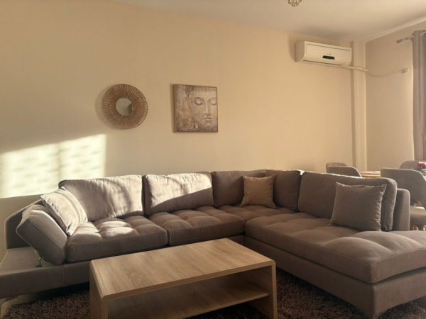 Tirane, jepet me qera apartament 2+1 Kati 2, 90 m² 600 € (rruga ebasanit)