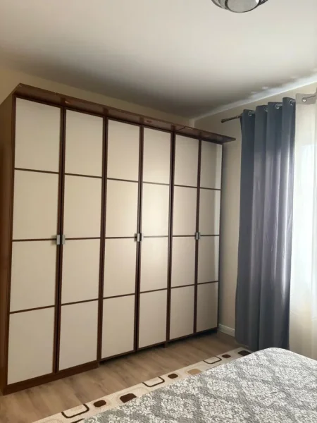 Tirane, jepet me qera apartament 2+1 Kati 2, 90 m² 600 € (rruga ebasanit)