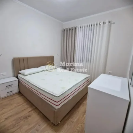Tirane, jepet me qera apartament 2+1 Kati 1, 75 m² 800 € (Vasil Shanto)