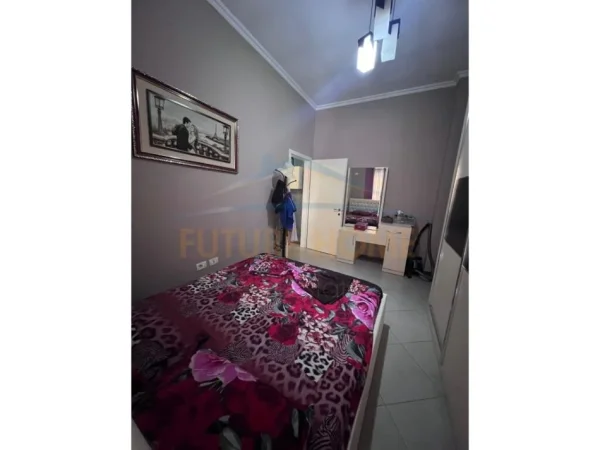 Tirane, shitet apartament Kati 8, 103 m² 155.000 € (UNAZA E RE)