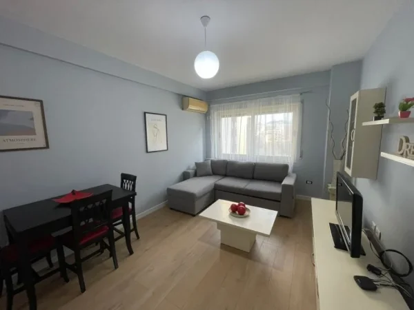 Tirane, jepet me qera apartament 1+1 Kati 4, 50 m² 550 € (Kompleksi Magnet)