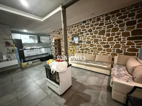 Bulqize, shitet ambjent biznesi Kati 4, 11.782 m² 1.000.000 € (Bulqizë, Dibër)