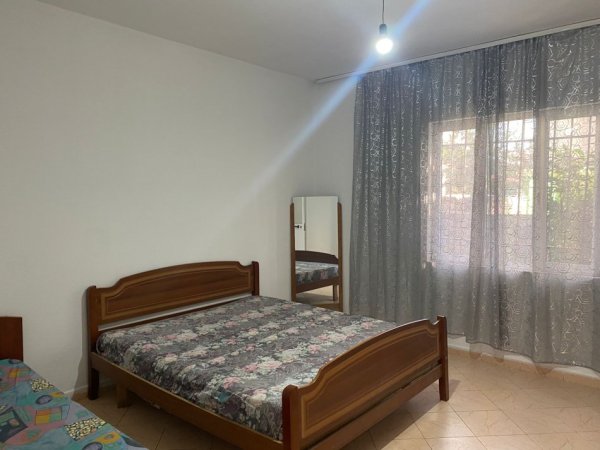 Tirane, jepet me qera shtepi 2+1+Ballkon Kati 0, 125 m² 450 € (ne rrugen Hysen Selmani Tirane)