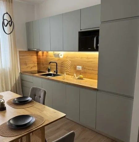 Tirane, jepet me qera apartament 2+1+Ballkon Kati 2, 90 m² 950 € (Rruga Durresit)