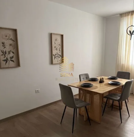 Tirane, jepet me qera apartament 2+1+Ballkon Kati 2, 90 m² 950 € (Rruga Durresit)