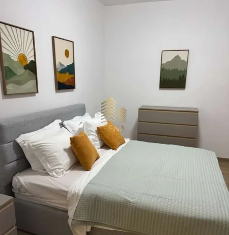 Tirane, jepet me qera apartament 2+1+Ballkon Kati 2, 90 m² 950 € (Rruga Durresit)