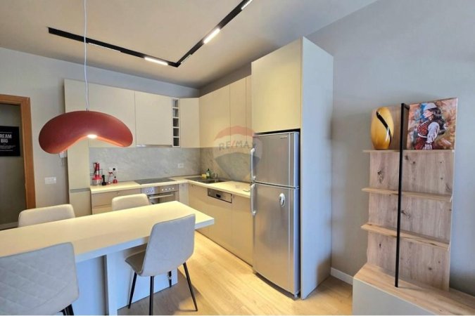 Tirane, jepet me qera apartament 1+1 Kati 4, 85 m² 830 € (9 Katëshet, Tiranë)