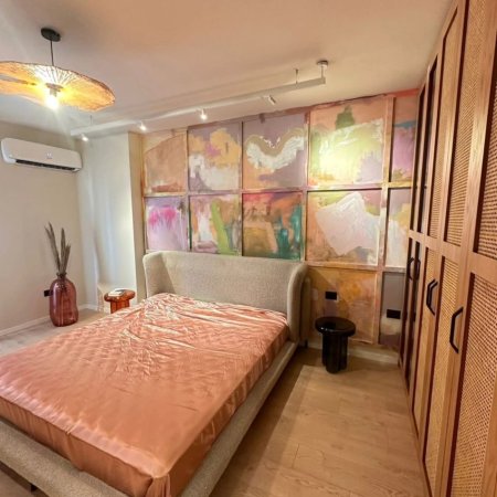 Tirane, jepet me qera apartament 1+1 Kati 4, 65 m² 1.000 € (Kompleksi Square 21.)