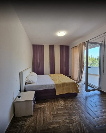 Tirane, jepet me qera apartament 1+1+Ballkon Kati 6, 65 m² 400 € (Uzina Autotraktorve)