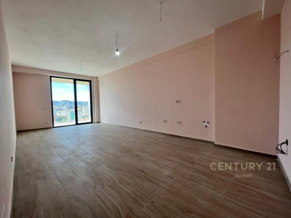 Tirane, jepet me qera ambjent biznesi Kati 8, 117 m² 700 € 