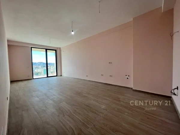 Tirane, jepet me qera ambjent biznesi Kati 8, 117 m² 700 € 