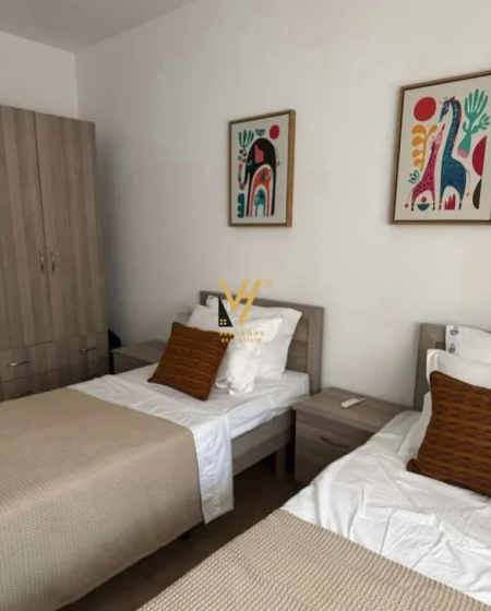 Tirane, jepet me qera apartament 2+1+Ballkon Kati 2, 90 m² 950 € (QENDER)