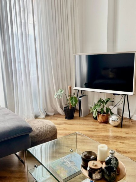 Tirane, jepet me qera 1+1+Ballkon Kati 8, 74 m² 900 € (Blv. Gjergj Fishta – pranë ish-Ekspozitës)