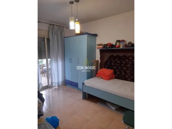 Tirane, jepet me qera apartament 2+1+Ballkon Kati 2, 94 m² 1.000 € (Drejtoria e Policisë Tirana, Albania)