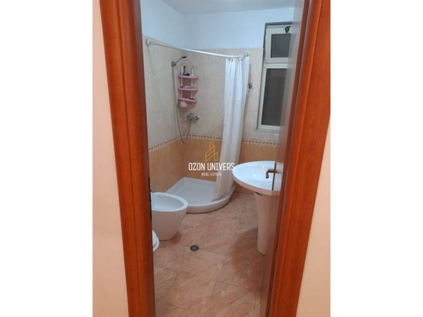 Tirane, jepet me qera apartament 2+1+Ballkon Kati 2, 94 m² 1.000 € (Drejtoria e Policisë Tirana, Albania)