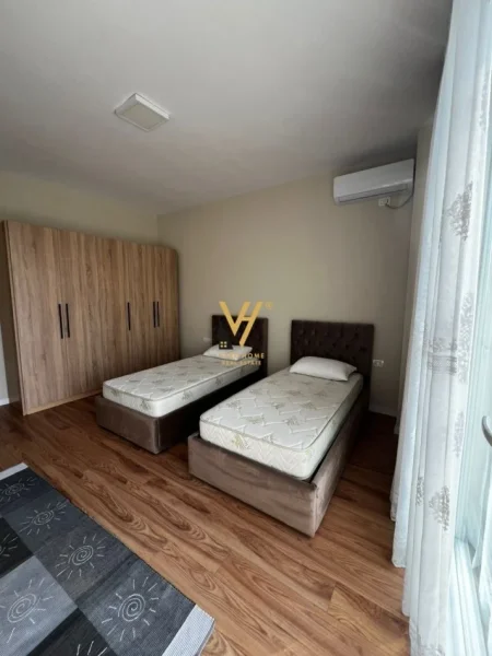 Tirane, jepet me qera Vile 2 Katshe Kati 0, 850 m² 1.600 € (PRUSH)