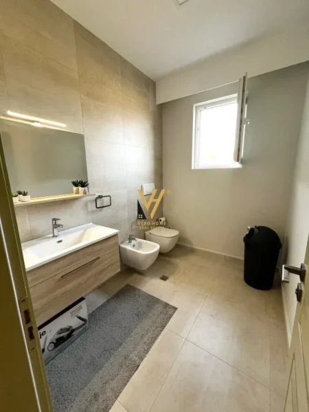 Tirane, jepet me qera Vile 2 Katshe Kati 0, 850 m² 1.600 € (PRUSH)