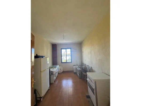 Tirane, shes Vile 2 Katshe Kati 2, 260 m² 350.000 € (Senatorium, Sauk Tiranë)