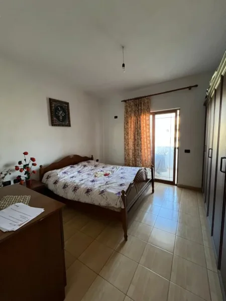 Tirane, jepet me qera apartament 2+1 Kati 3, 100 m² 350 € (babrru)