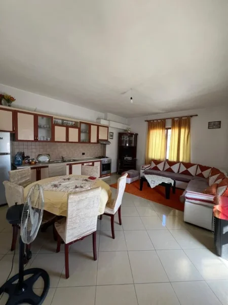 Tirane, jepet me qera apartament 2+1 Kati 3, 100 m² 350 € (babrru)
