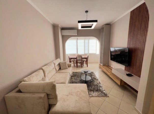 Tirane, jepet me qera apartament 1+1+Ballkon Kati 2, 60 m² 450 € (YZBERISHT)