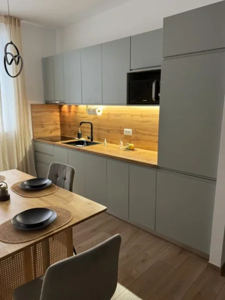Tirane, jepet me qera apartament 2+1+Aneks+Ballkon Kati 2, 90 m² 950 € 