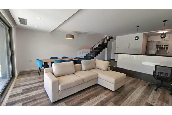 Tirane, jepet me qera Vile 3+1 , 198 m² 2.300 € (TEG, Tiranë)