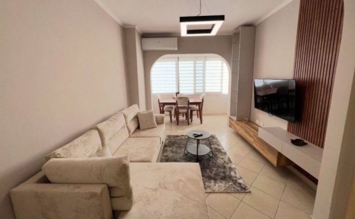 Tirane, jepet me qera apartament 1+1 Kati 2, 60 m² 450 € (YZBERISHT)