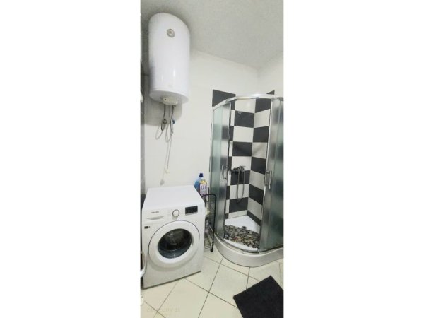 Tirane, jepet me qera apartament 1+1 Kati 3, 60 m² 500 € (Tregu Elektrik)