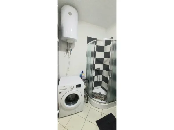Tirane, jepet me qera apartament 1+1 Kati 3, 60 m² 500 € (Tregu Elektrik)